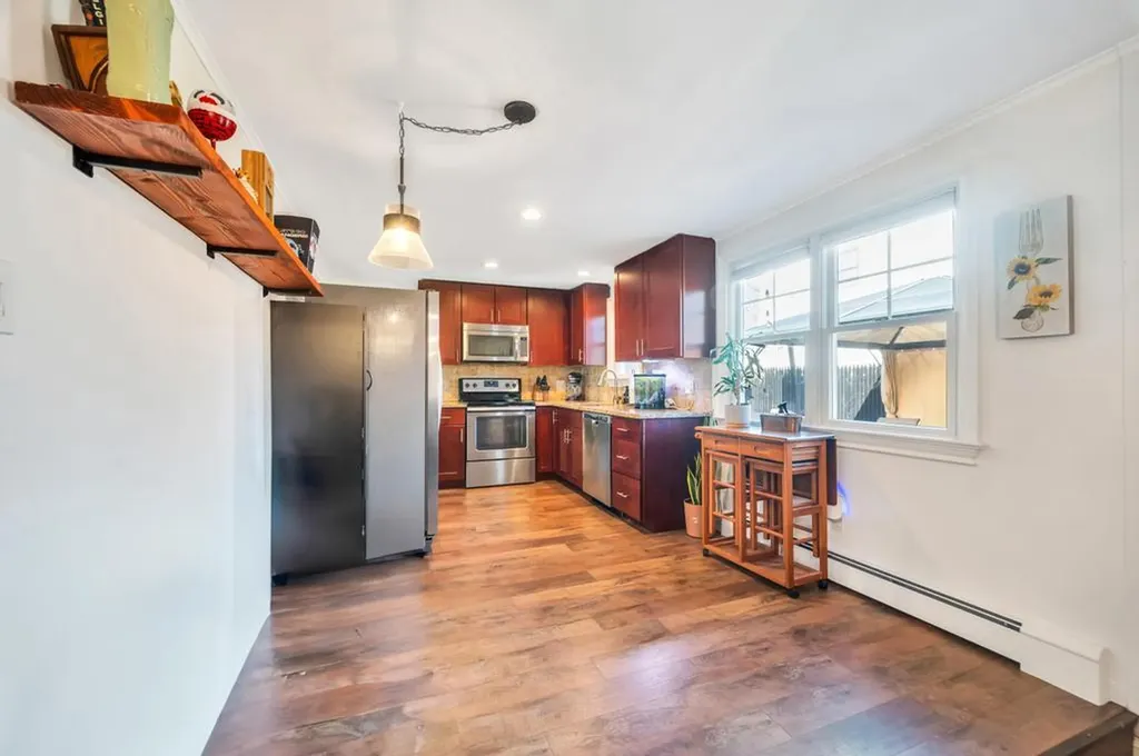 1 Jane Lane Selden NY 11784
