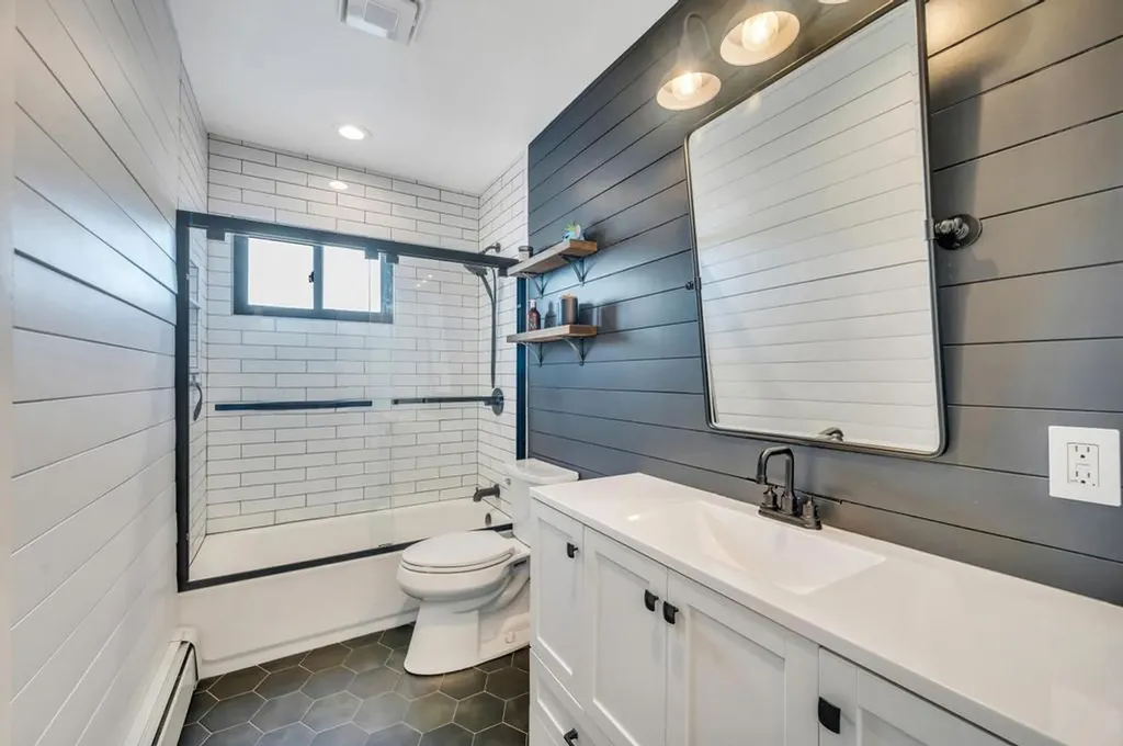 1 Jane Lane Selden NY 11784