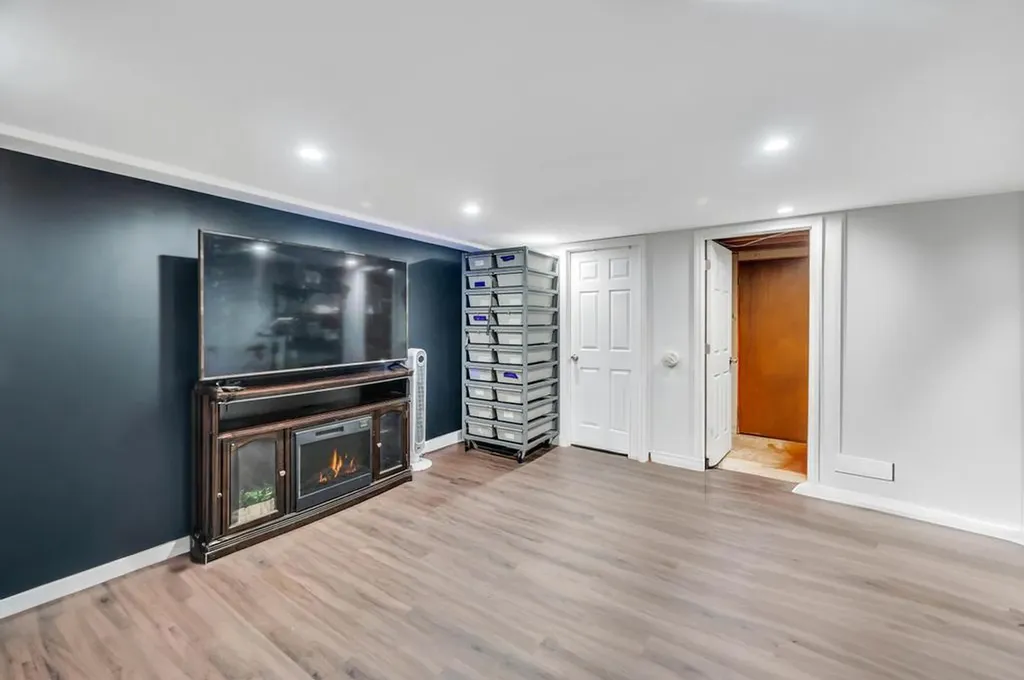 1 Jane Lane Selden NY 11784