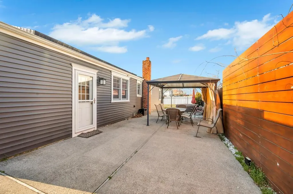 1 Jane Lane Selden NY 11784