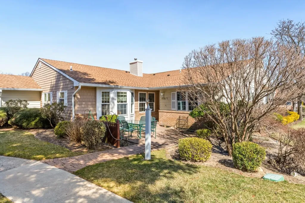 41 Theodore Drive Coram NY 11727