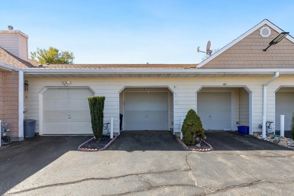 41 Theodore Drive Coram NY 11727