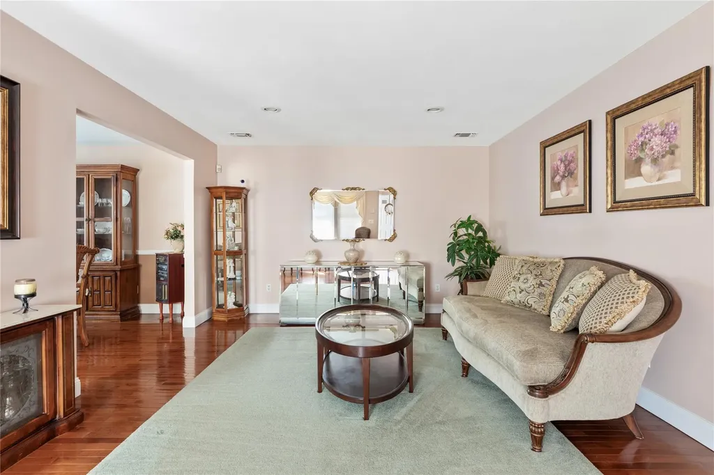 41 Theodore Drive Coram NY 11727