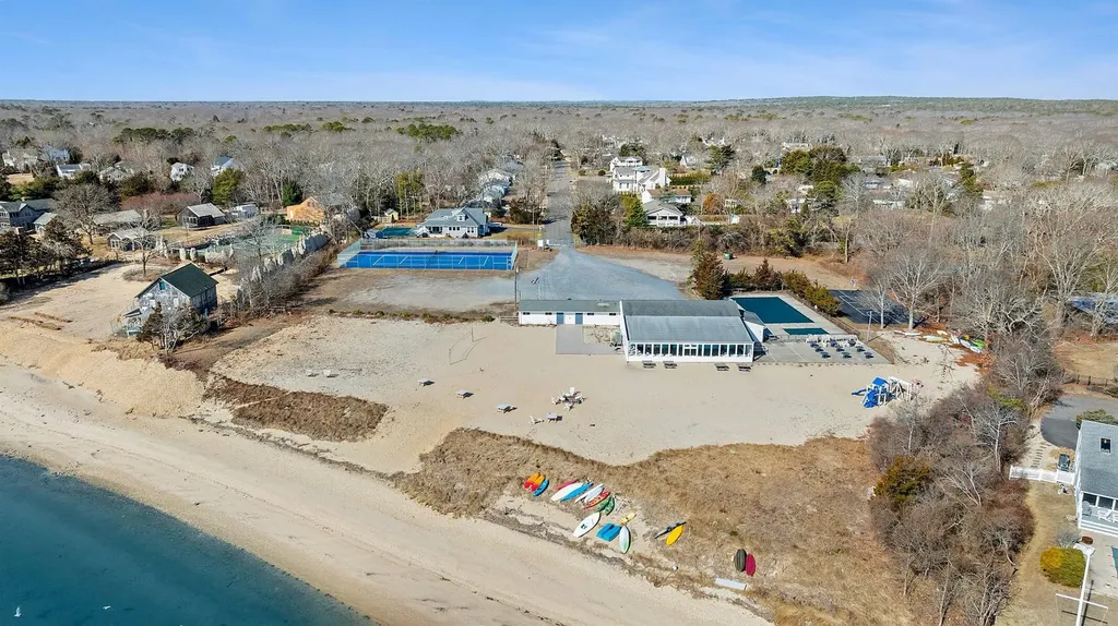 10 Rolling Hill Road Hampton Bays NY 11946