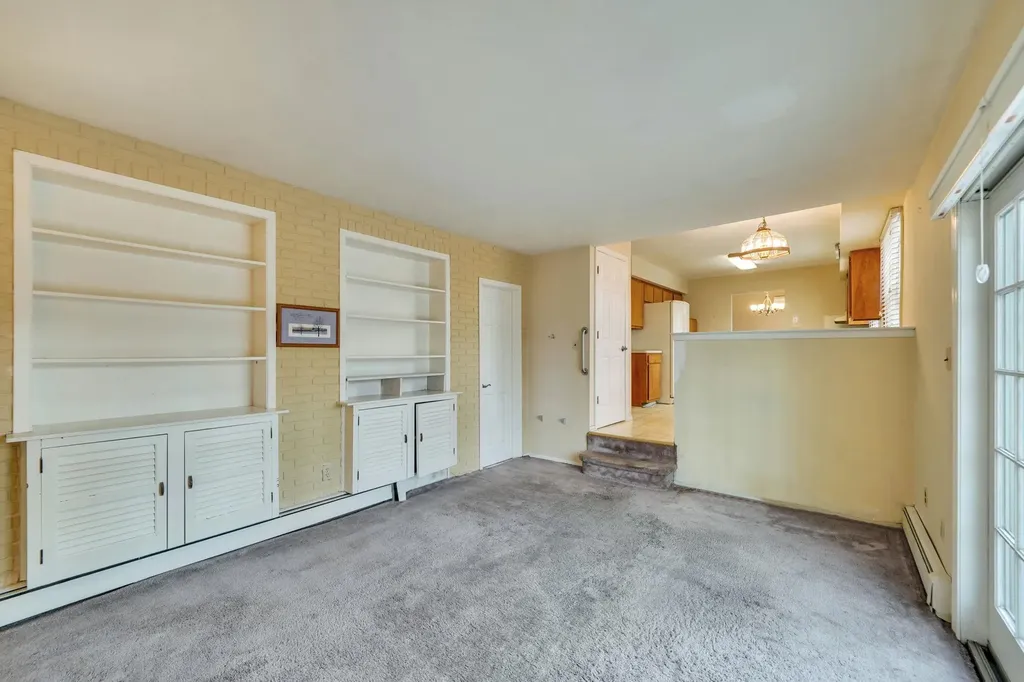 102 Hillside Road Deer Park NY 11729