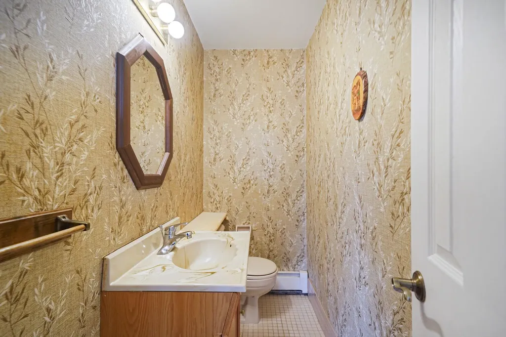102 Hillside Road Deer Park NY 11729