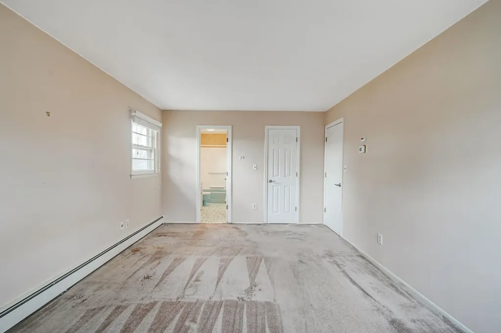 102 Hillside Road Deer Park NY 11729