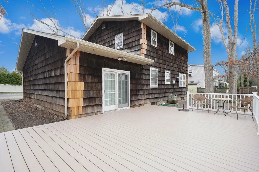 102 Hillside Road Deer Park NY 11729