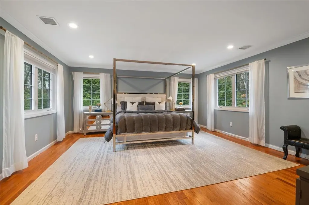 24 Pimlico Drive Commack NY 11725