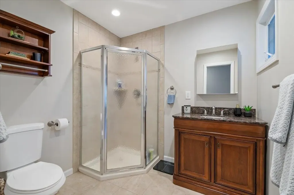 24 Pimlico Drive Commack NY 11725