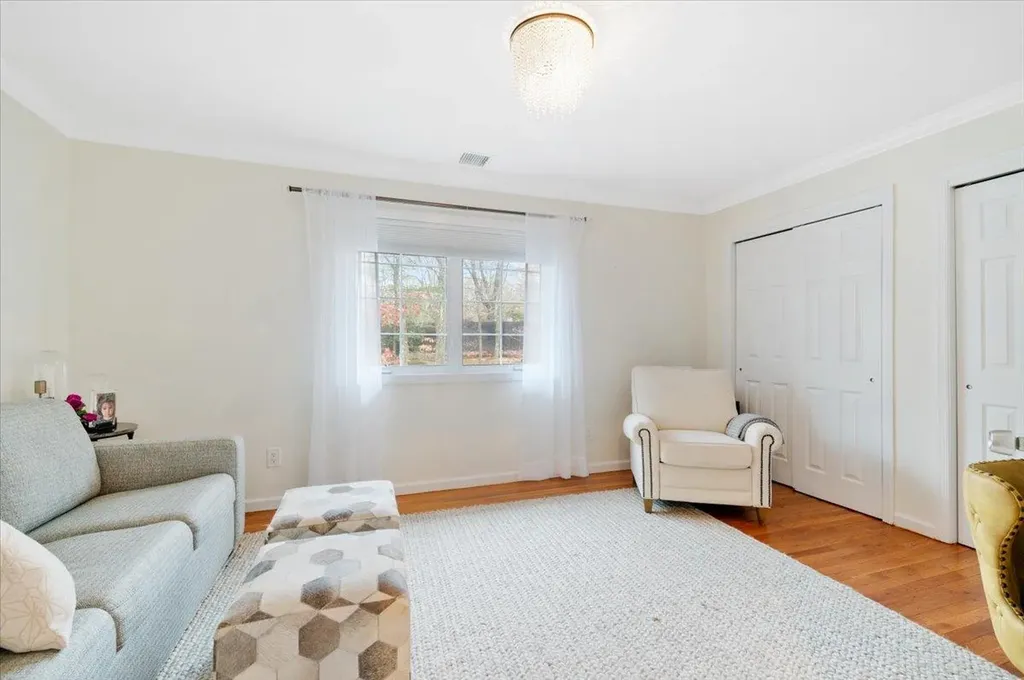 24 Pimlico Drive Commack NY 11725