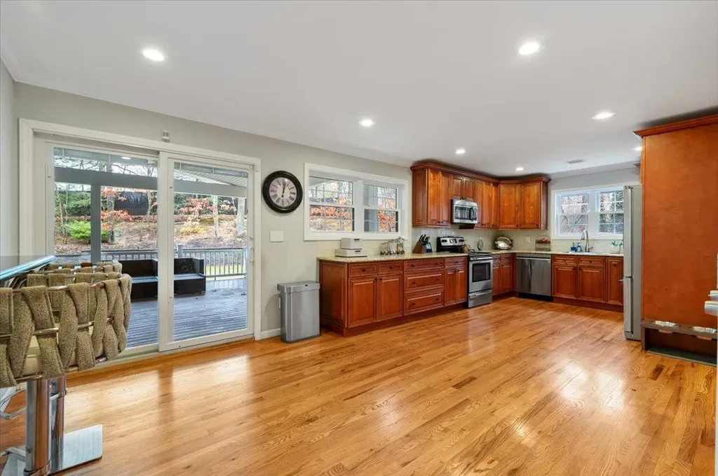 24 Pimlico Drive Commack NY 11725