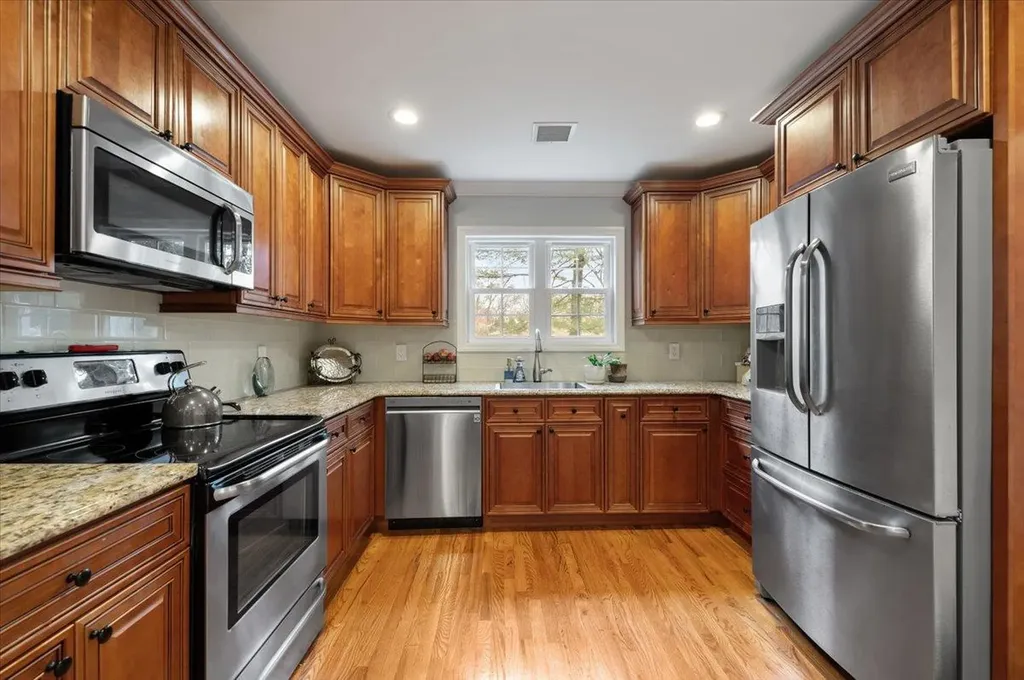 24 Pimlico Drive Commack NY 11725