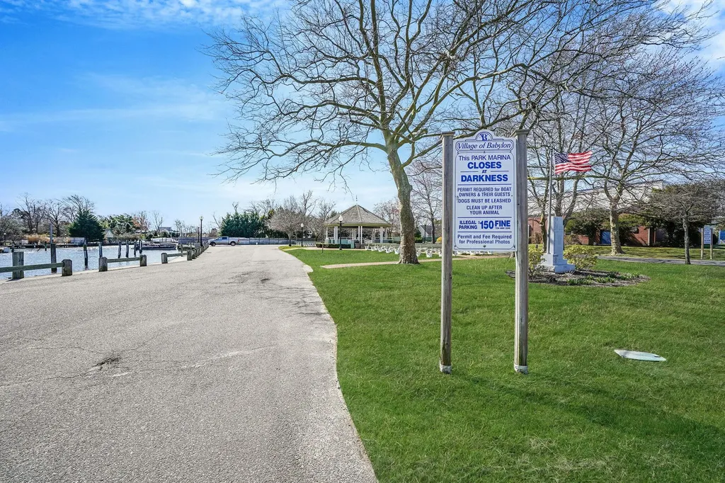 30 Hope Street West Babylon NY 11704