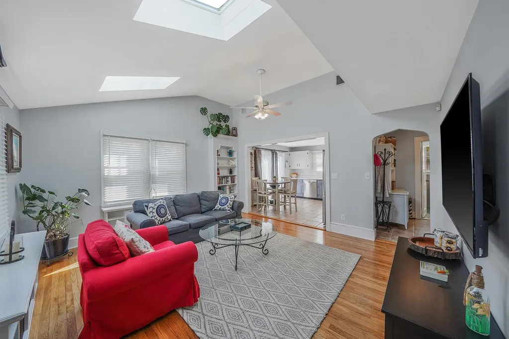 30 Hope Street West Babylon NY 11704