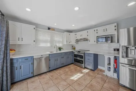 30 Hope Street West Babylon NY 11704