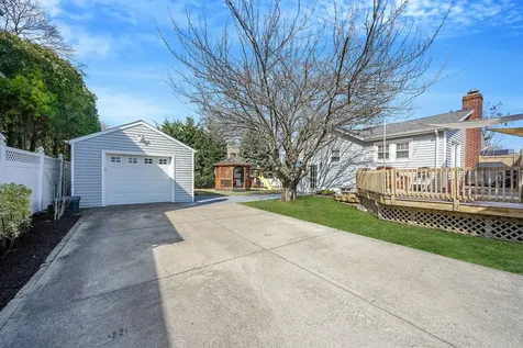 30 Hope Street West Babylon NY 11704