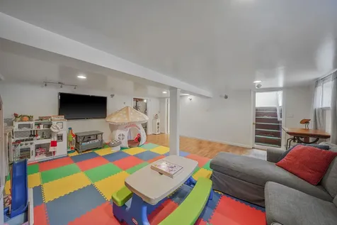 30 Hope Street West Babylon NY 11704