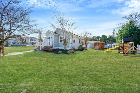 30 Hope Street West Babylon NY 11704