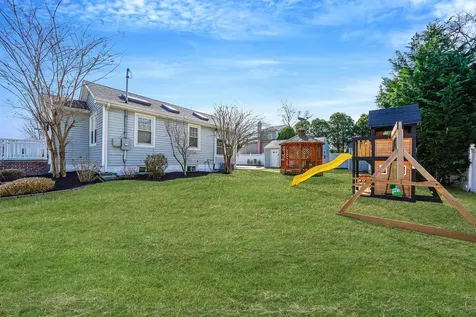 30 Hope Street West Babylon NY 11704