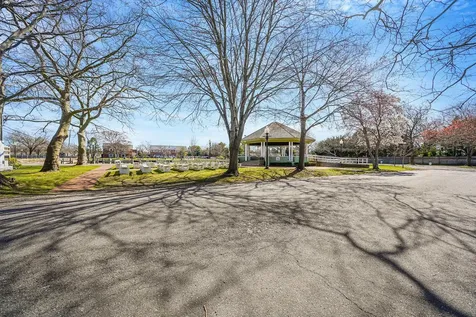 30 Hope Street West Babylon NY 11704