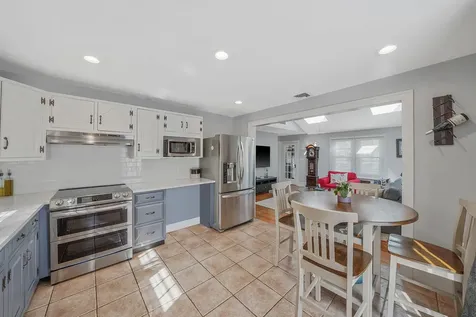 30 Hope Street West Babylon NY 11704