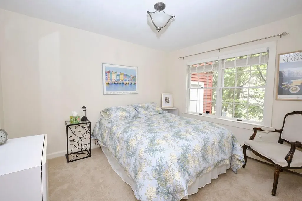 28 Rose Avenue Great Neck NY 11021