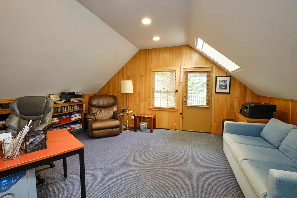 28 Rose Avenue Great Neck NY 11021