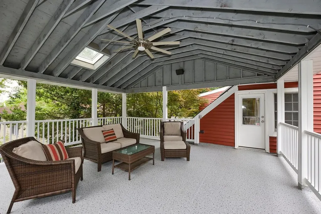 28 Rose Avenue Great Neck NY 11021