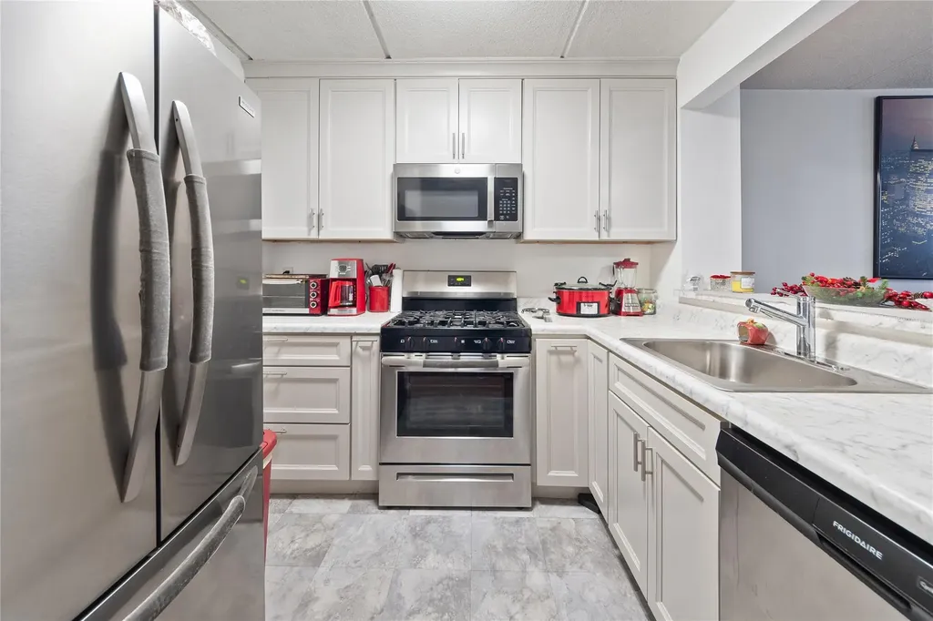 132 Sunset Boulevard Bronx NY 10473