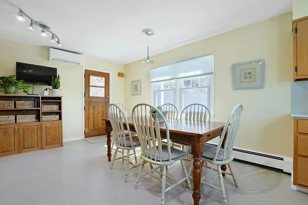 24 Burnsdale Avenue Valhalla NY 10595