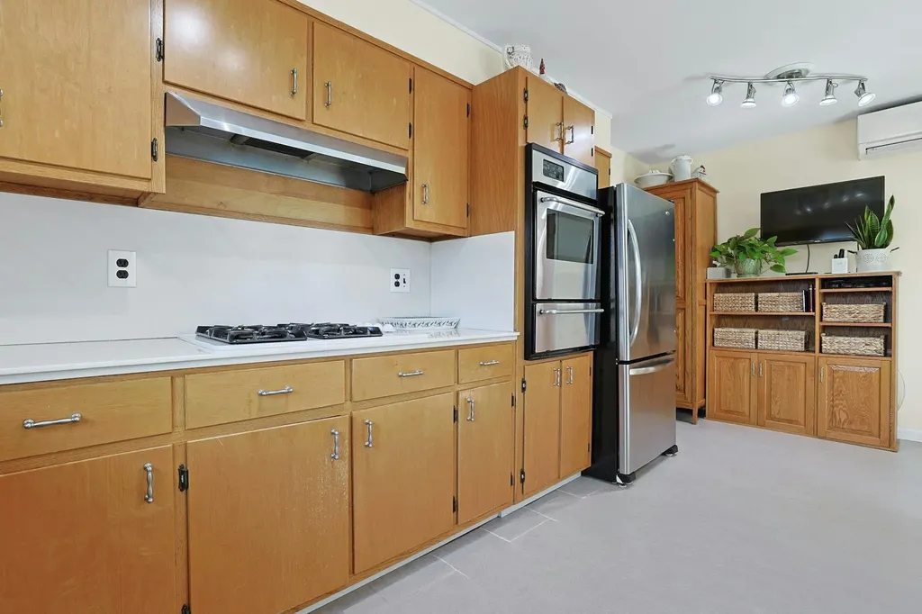 24 Burnsdale Avenue Valhalla NY 10595