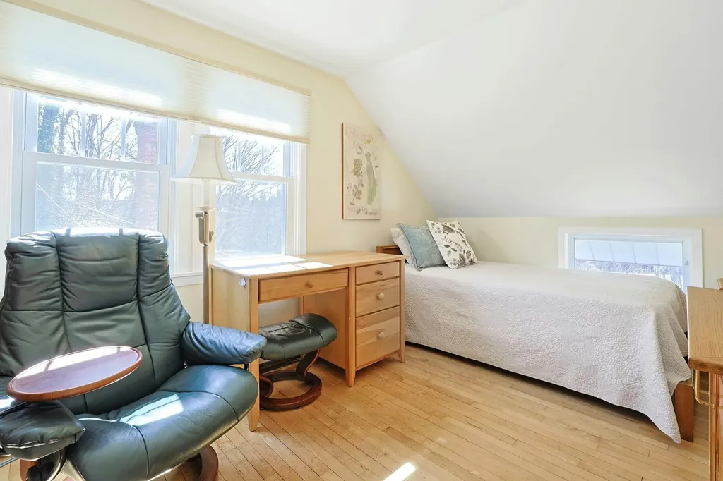 24 Burnsdale Avenue Valhalla NY 10595
