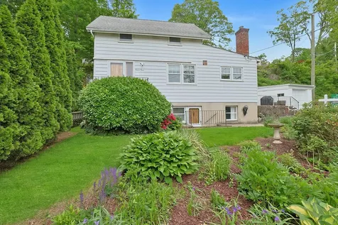 24 Burnsdale Avenue Valhalla NY 10595