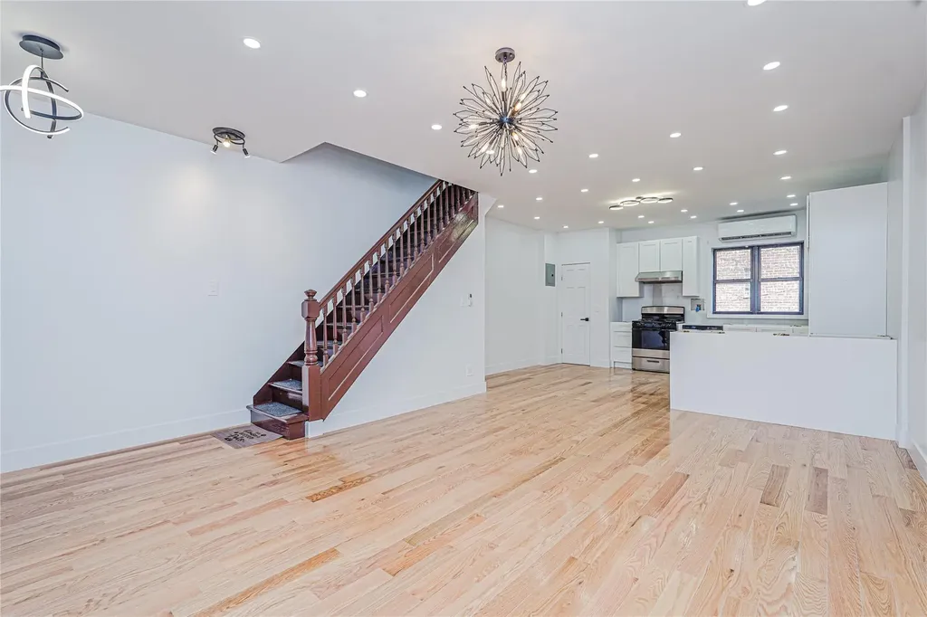 531 E 55th Street Brooklyn NY 11203