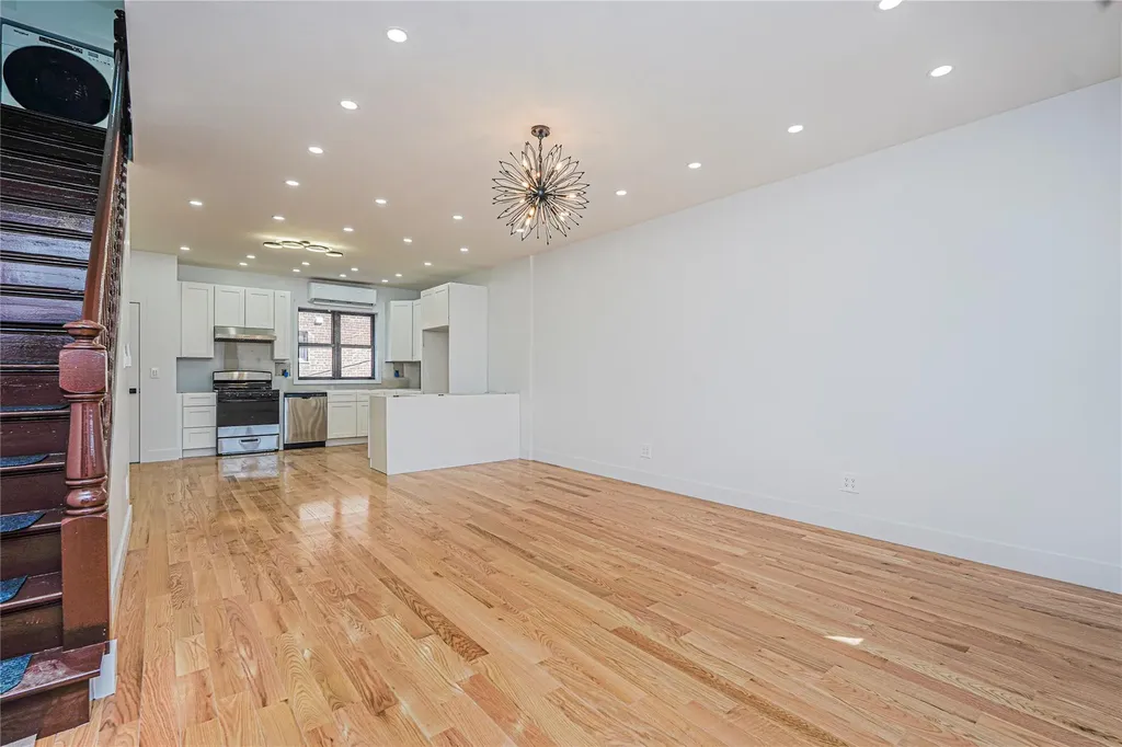 531 E 55th Street Brooklyn NY 11203