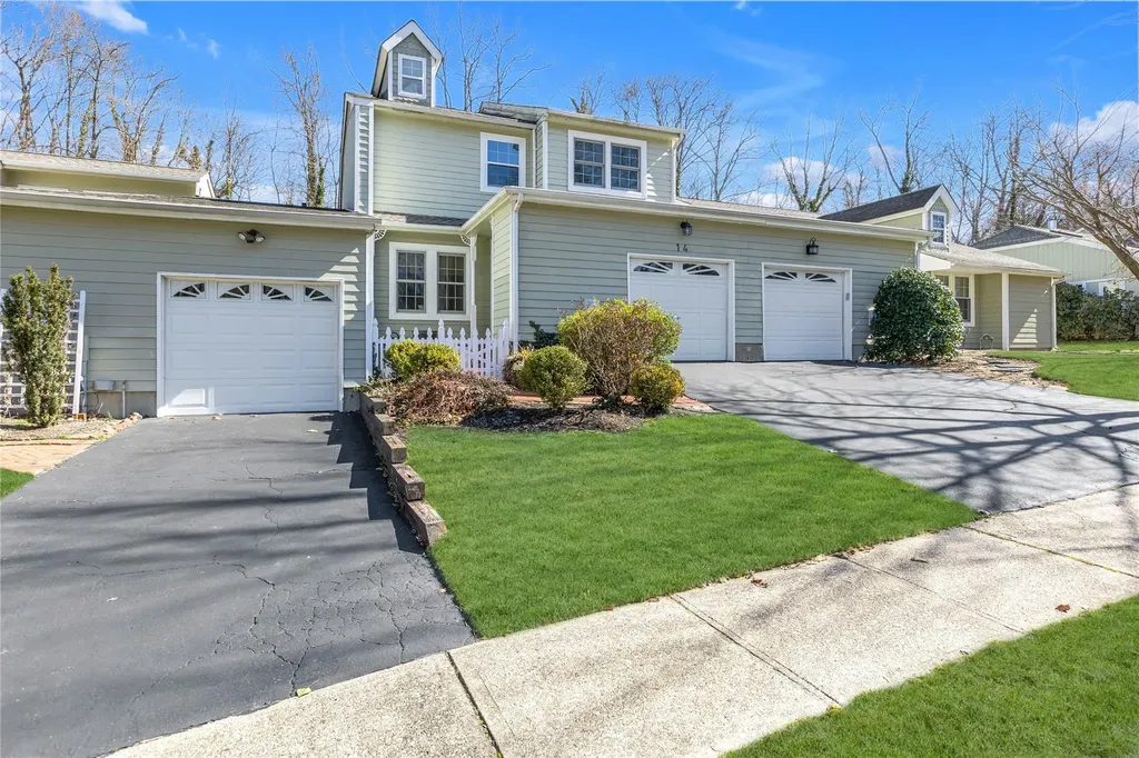 14 Victorian Court Huntington NY 11743