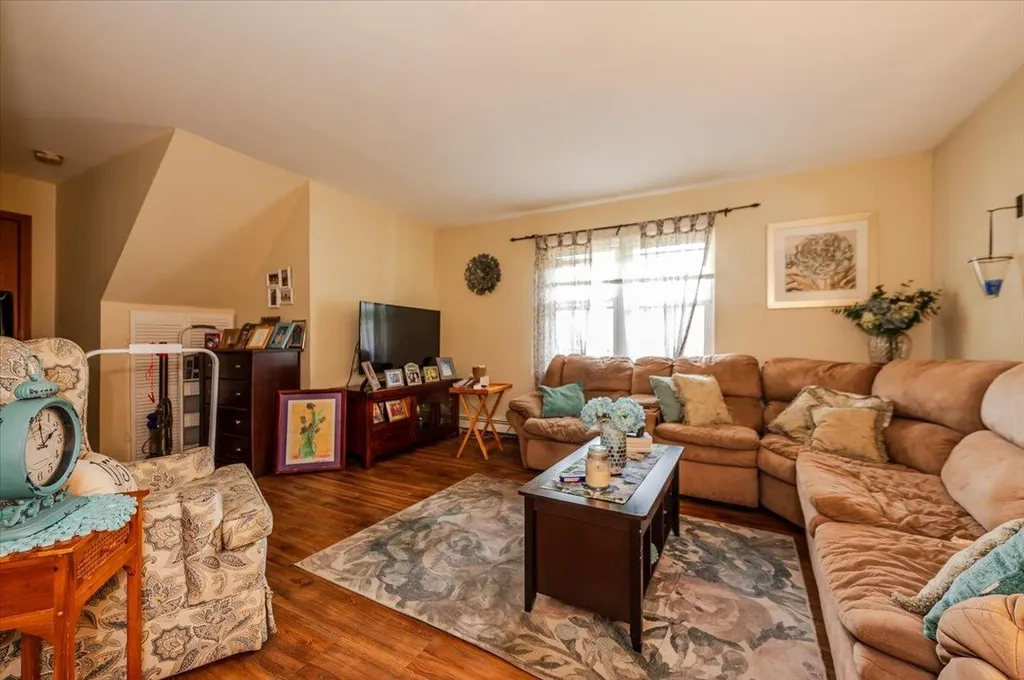 136 Monell Avenue Islip NY 11751