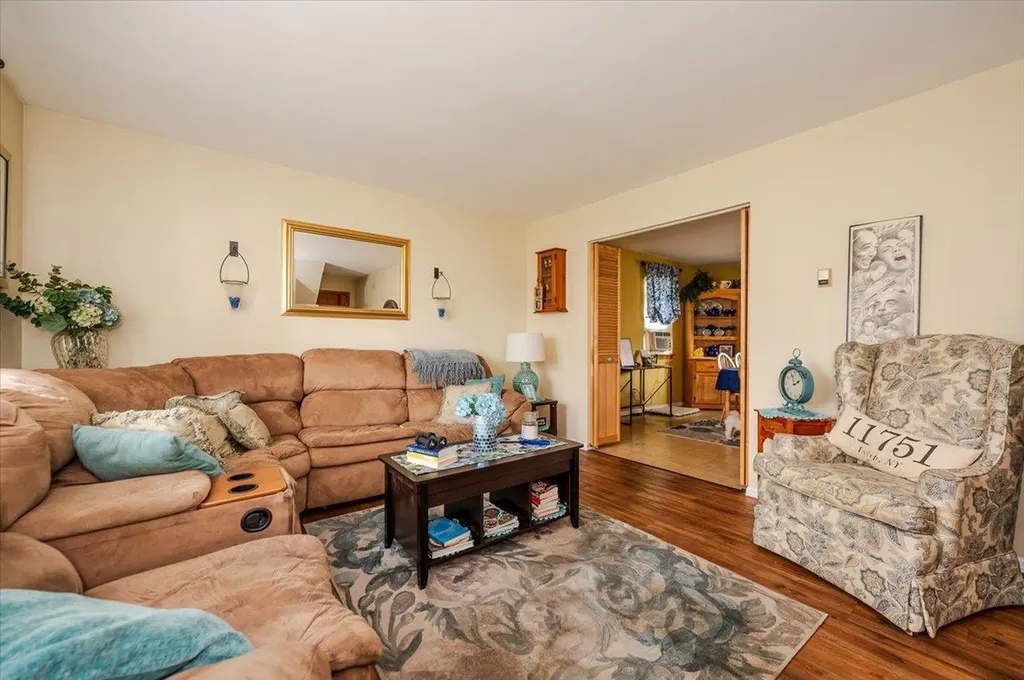 136 Monell Avenue Islip NY 11751