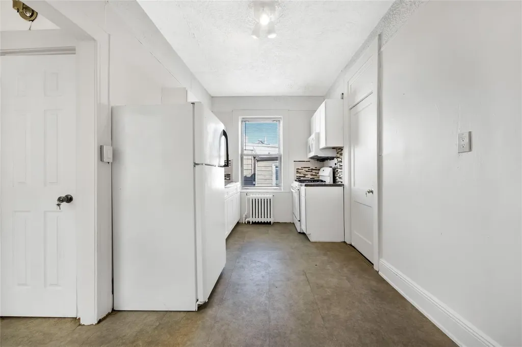 75 Autumn Avenue Brooklyn NY 11208