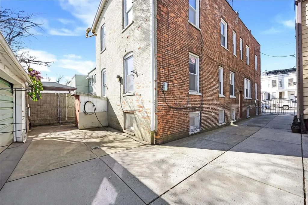 75 Autumn Avenue Brooklyn NY 11208
