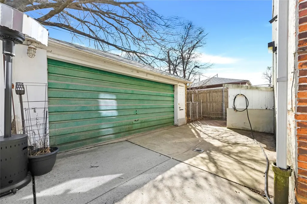 75 Autumn Avenue Brooklyn NY 11208