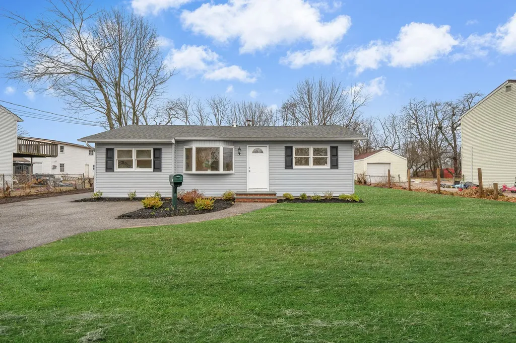 17 20th Avenue Bay Shore NY 11706