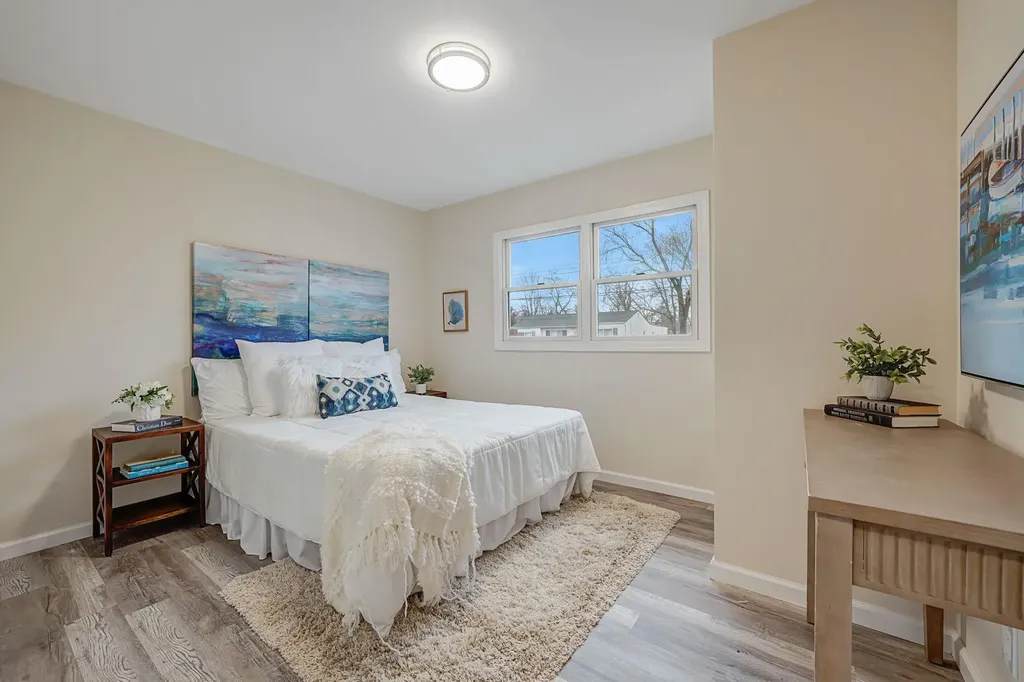 17 20th Avenue Bay Shore NY 11706