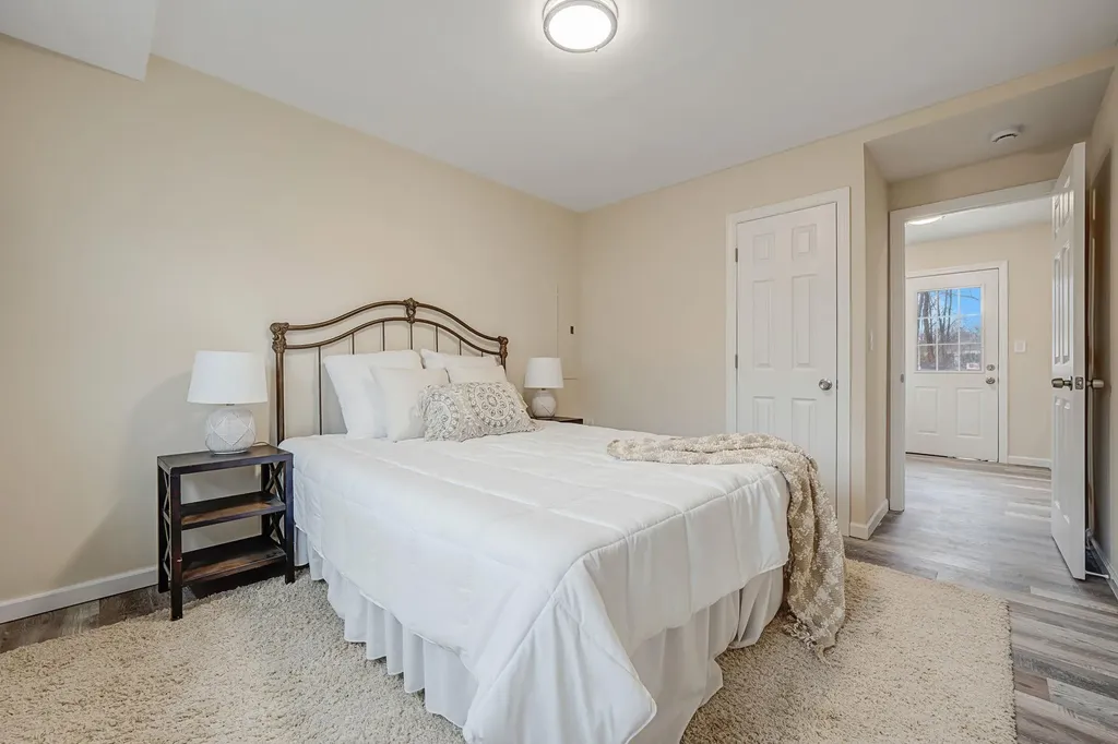 17 20th Avenue Bay Shore NY 11706