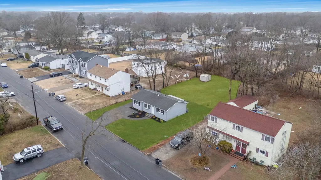 17 20th Avenue Bay Shore NY 11706