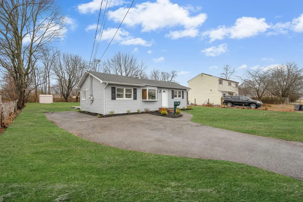 17 20th Avenue Bay Shore NY 11706