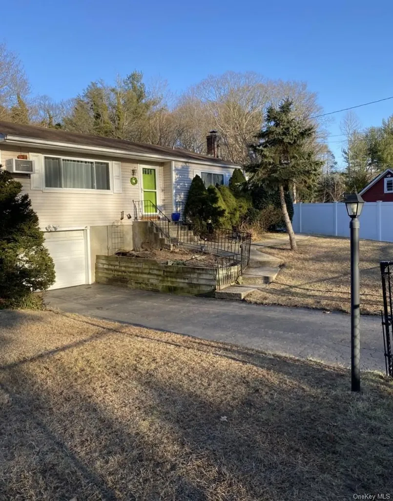 433 Browns Road Nesconset NY 11767