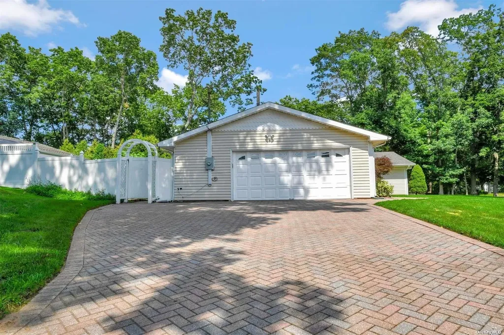 57 Sycamore Circle Stony Brook NY 11790