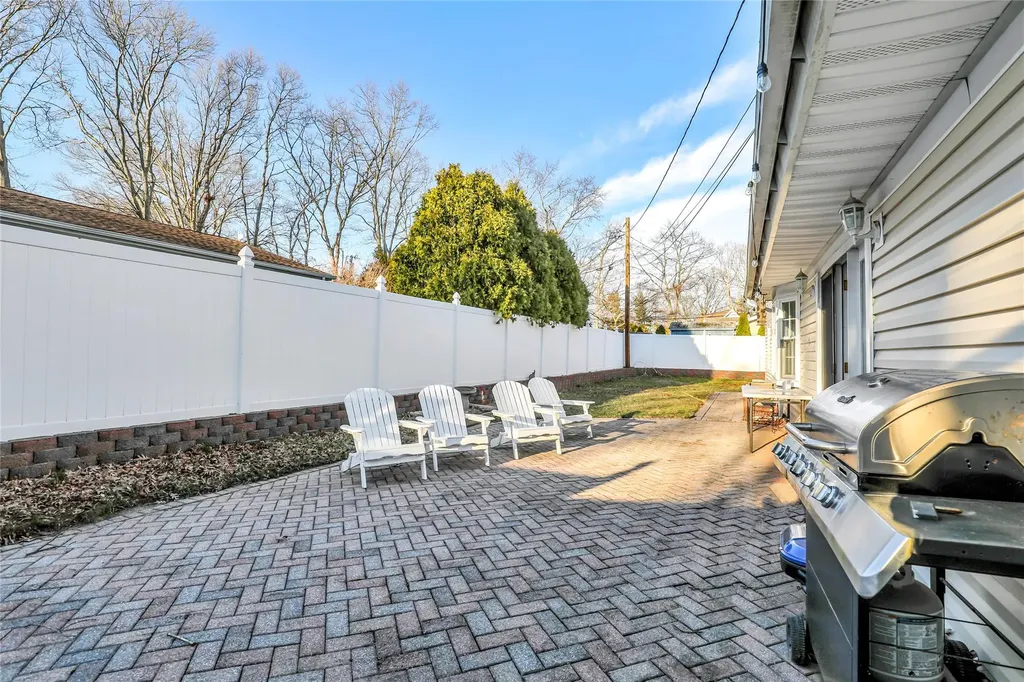 57 Sycamore Circle Stony Brook NY 11790
